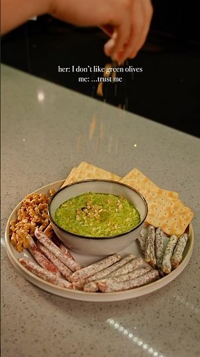 Whipped Olive Feta Dip. Recipe ↓ #dip #olives #snacks #recipe #easyrecipe #feta