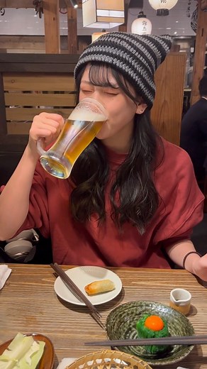 まえだ まはる | . 最後のカットはきっと酔っ払いあるあるです 3軒行ってだんだん酔っ払いになる私の動画です あんま顔には出ないだよなあ〜火照る女子になりてえなあ〜 #ビール党 #乾杯 #お酒好き女子 | Instagram