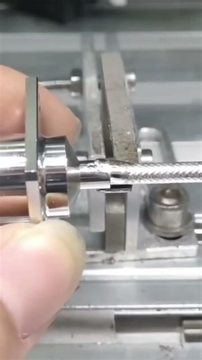 Cable connection process using a soldering machine safely