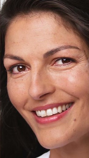 Meet the NEW Clinique Smart Clinical Repair Wrinkle Correcting Eye Cream.