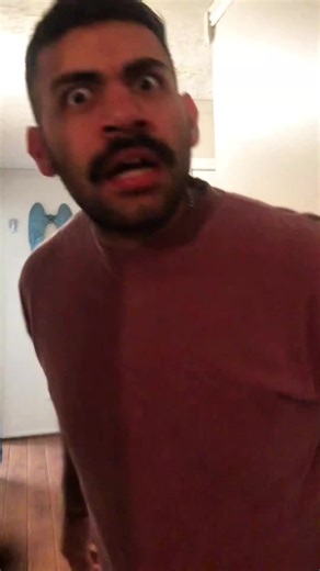 His expression is so funny, but the funniest thing of all is her smile 🐥🐥🐥 #scareprank #foryouusa🇺🇸 #funny #viralvideo #scarecam