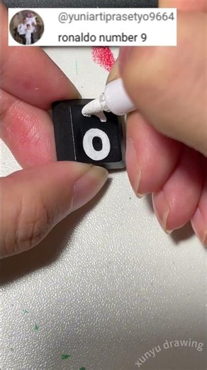 Drawing Cristiano Ronaldo jersey number 9 on the keyboard#diy #art #tiktok #trending #customkeys