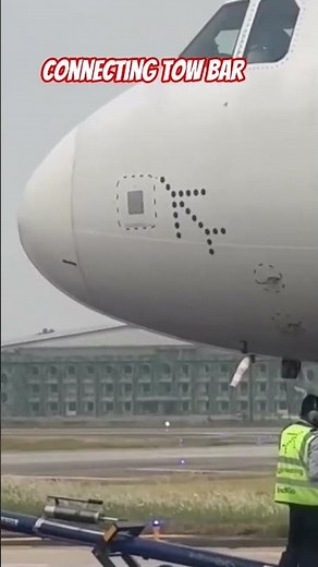 Connecting tow Bar #Aviation ‪@CarryisLive‬