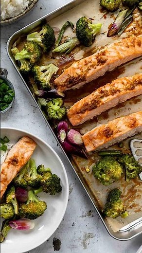 Lachs im Backofen mit Brokkoli (Thai-Style)