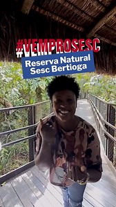 Aberto, acessível e gratuito, o Centro de Visitação da Reserva Natural Sesc Bertioga foi pensado para receber todas as pessoas. Localizado a apenas 700 metros do @sescbertioga, o espaço protege 600 mil metros quadrados de Mata Atlântica e oferece trilhas, áreas de convivência e experiências educativas em meio à natureza. Mais do que um passeio, é um convite à reflexão sobre a importância da conservação ambiental e da convivência harmoniosa entre pessoas e natureza. 💚 O @sescsp trouxe essa tour 