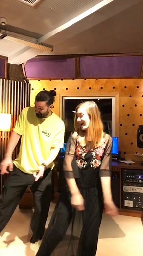 I danced with @smiley_omul on his song 😂 #foryou #lalala #smiley TikTok