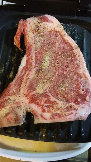 How I grilled simple T-Bone Beef Steak in George foreman grill and broccoli . U.S.A.