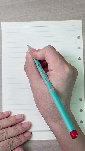 Cầm bút đúng cách | Cách cầm bút đúng | Luyện chữ đẹp, bút vở sách ...