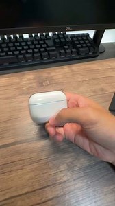 AirPods Pro 3、ペアリングボタン無くなってどうやってペアリングするのかと思ったら、開いた状態でダブルタップなんだ。ほへーAirPods4もこの形式らしい