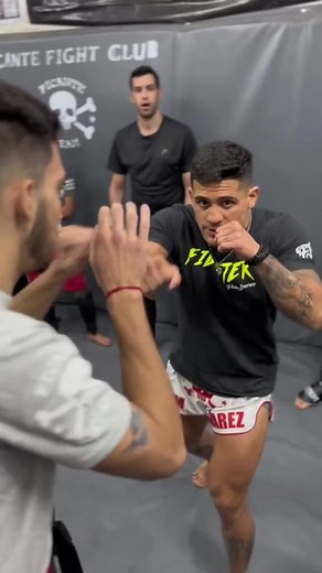 KICKBOXING.OFRECEMOS UNA UNA CLASE GRATUITA!! ENLACE DE NUESTRA CLASE GRATUITA!! (PINCHA AQUÍ 👉. https://fb.watch/k-rS4gvj9D/) CON ÓSCAR NEVADO CAMPEÓN DEL MUNDO DE KICKBOXING.https://www.tiktok.com/t/ZGJXd6TeM/ SI ESTA INTERESADO INGRESAR EN EL CURSO COMPLETO PARA SIEMPRE .SOLO DE UNICO PAGO . (APARTE TIENES 15 PARA PROBAR EL CURSO GRATIS !!) .CON TOTAL GARANTIA. PINCHA AQUI EN NUESTRO ENLACE AZUL 👇👇👇 https://bit.ly/Kickfitboxing ¿Qué vas a lograr en este curso online? Ahora puedes practica