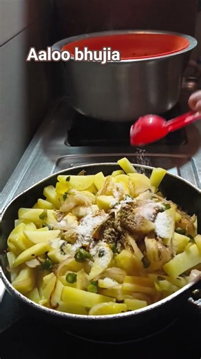 बिना ज्यादा मसाले की टेस्टी आलू भुजिया🥔