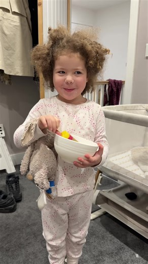 Someone is on a beach somewhere eating ice lolly’s 🥴