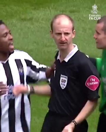 687K views · 51K reactions | Newcastle United  Manchester United 퓕퓻퓸퓶 퓽퓱퓮 퓪퓻퓬퓱퓲퓿퓮: Manchester United beat Newcastle United 4️⃣-1️⃣ in the 2005 FA Cup semi-final - with a brilliant Cristiano Ronaldo performance, creating two goals before scoring one himself! 朗 | The Emirates FA Cup | Facebook