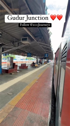 Chennai Duronto Express crossing Gudur Junction in FULL SPEED 😳😳 #indianrailways | 200Journeys