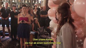 Letzter Aufruf für "Top of the Lake: China Girl". Die ersten beiden Folgen sind nur noch bis morgen online. Also: Beine aufs Sofa schwingen und in unserer Mediathek anschauen: ➡️ arte.tv/topofthelake | Arte