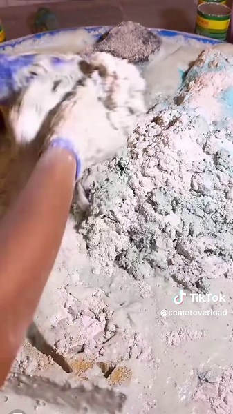 Part 3 pool overload ✨ @iiluvasmr #laundrytok #laundryoverload #cleantok #comet