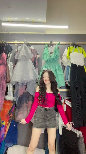 Fashion Exploration in a Clothing Store