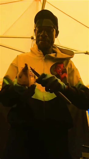 Yard man food styles. Service with a smile.