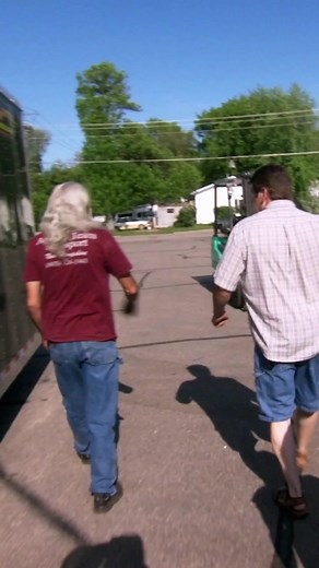 37K views · 892 reactions | Good guy Roy works for FREE to help a child who lost his father! | Shipping Wars on A&E | Facebook