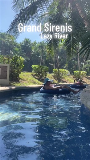 Good times in the lazy river on this resort! #grandsirenisrivieramaya #grandsirenis #lazyriver #tubing #tubes