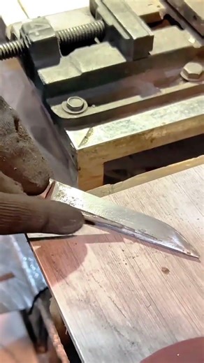Mastering the Art of Precision Hand Sharpening a Custom Steel Blade to Perfection
