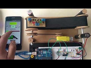 Maqueta banda transportadora con aplicación móvil y Arduino