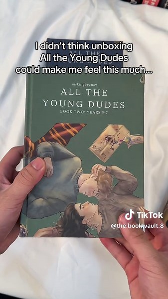 Unboxing All the Young Dudes: An Emotional Experience