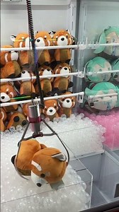 Winning a #redpanda on a #clawmachine at #round1