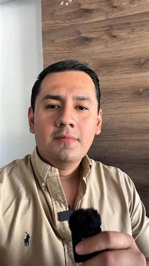 “El problema no es el SAT… es que nadie te explica cómo pagar menos legalmente.” ¿Vas a vender tu casa? Podrías estar a punto de pagar ISR sin necesidad… 💸 La mayoría de los propietarios no saben que existe la exención por casa habitación, y terminan pagando cientos de miles de pesos que legalmente podían ahorrarse. Y no… no es evasión. Es conocer la ley y usarla correctamente. Pero ojo 👇 No todos califican. Hay requisitos específicos y si no los cumples, el impuesto sí aplica. Antes de firmar