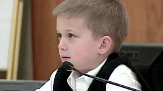 2008: AJ Hutto describes seeing his mother drown his sister in pool