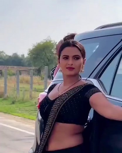 அக்கா பால் on Instagram: "When anni's itch goes to maximum seein you and your friends and your hot dirty talks during a vacation to goa.. uff shhh peaks✊🏻💧💦👇🏻👇🏻👇🏻👇🏻"