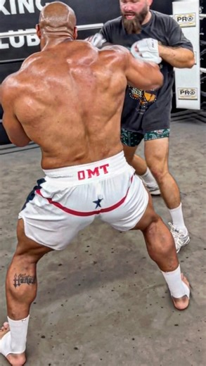 90K views · 13K reactions | 260 POUNDS AT WORK #bodybuilding #boxing #training #fitnessmotivation #boxer #muscle #workout #losangeles #cardio | Brice Akuesson | Facebook