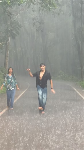 Do you like the rain? 😭❤️ #sravantk #aparna #love #dance