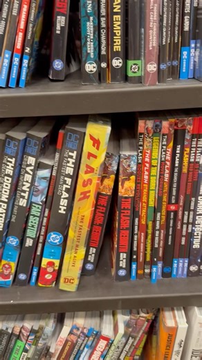 Two New ‪@dcofficial‬ Compacts Added To The Collection!