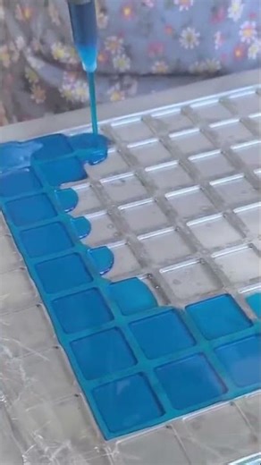 Making candy with very nice molds step by step