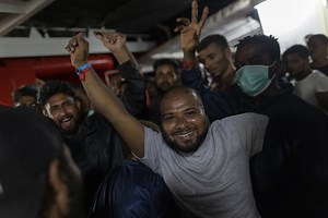 Le rôle des réseaux sociaux dans l'idéalisation de la migration | RTS