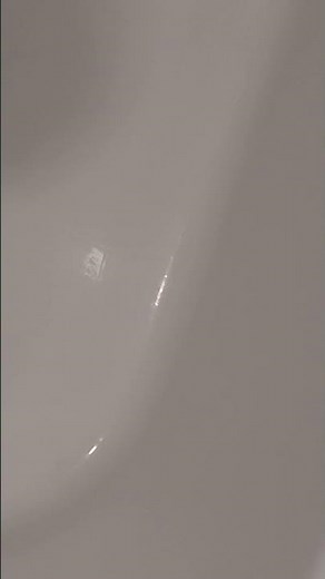 Fart no. 559 ( Loud fart in the bath tub )