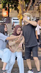 Handcuff Prank😂 | mhd.irzan18