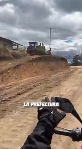 26K views · 994 reactions | SÁBADO de salida en la #moto para recorrer obras.  Ya no será necesario dar tanta vuelta para conectar la zona de #Girón, #SantaIsabel, #Pucará con #Oña o #Nabón, pues estamos trabajando en la vía que unirá estas dos zonas.  Véalo usted mismo.  Prefectura Azuay #TransformamosVidas | Jota Lloret | Facebook