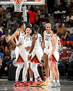 Another game of 5 Aces scoring in double figures 🎥 Wilson: 21 PTS / 5 REB / 3 AST / 3 BLK / 9-16 FG Young: 20 PTS / 5 REB / 3 STL / 6-10 FG Plum: 15 PTS / 3 REB / 3 AST / 40% FG Parker: 13 PTS / 3 REB / 3 AST / 40% FG Clark: 11 PTS / 5 REB / 3-4 3PT | Las Vegas Aces