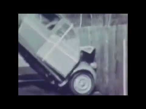 CRASHTEST 2cv , 1950`s Crashtest a Citroën 2cv. crash testing the old fashioned way.