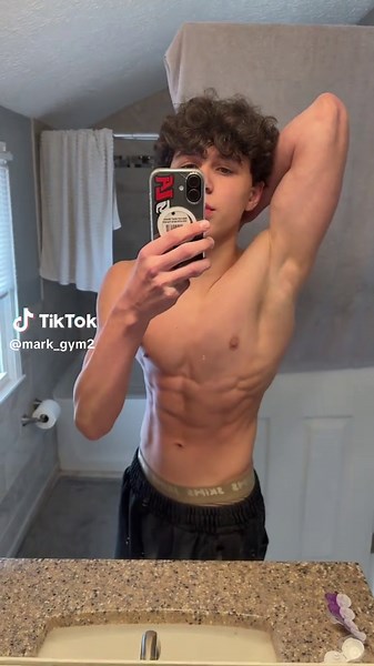 Song g #leanbulk #xycba #asthetics #gym #fyp | aesthetic gym