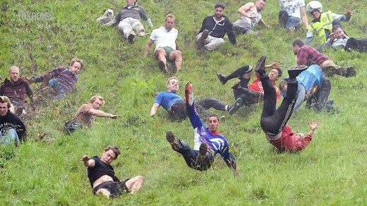 364K views · 4.1K reactions | [COURSE FOLLE] Une colline, de la boue et un fromage 燎 | L'Express | Facebook