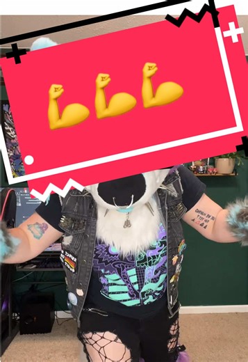 Getting there, slowly but surely, at least I’ve noticed some more muscle definition lol and if you’re starting a new workout routine for new years you got this! I believe in you! 🥳 #furry #fursuit #fursuiter #poptartlexi