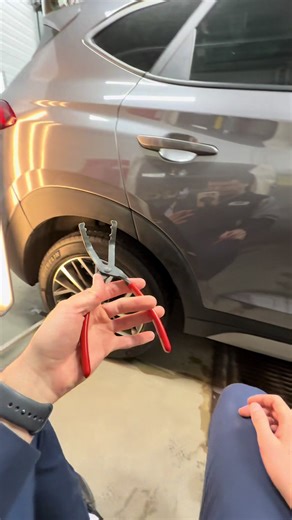 Quarter panel dent repair with R&I molding. PDR Hyundai Tucson. #pdr #dentrepair #dentremoval #paintlessdentrepair #viral