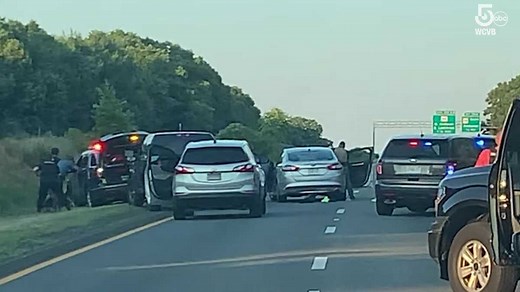 Stretch of I-495 closes in Merrimack Valley after armed standoff with police