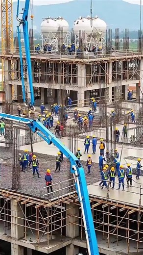 Building Collapsing Caught on Camera – Construction Fails