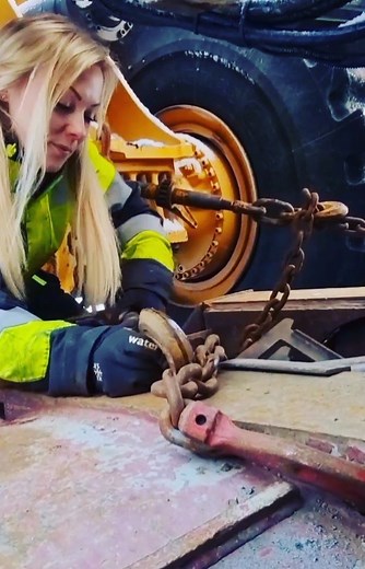 Angelica Larsson on Instagram: "New video is up on YouTube 🥳🥳 don't miss 💃💜"