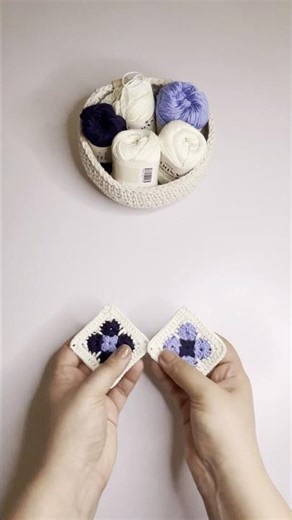 Learn how to crochet a clean and structured granny square for a Greek style crochet bag