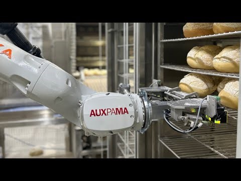 Robot handling loading and unloading bakery trays and pan – AUXPAMA